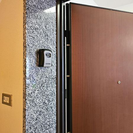 Appartamento Moderno Gallarate Luaran gambar