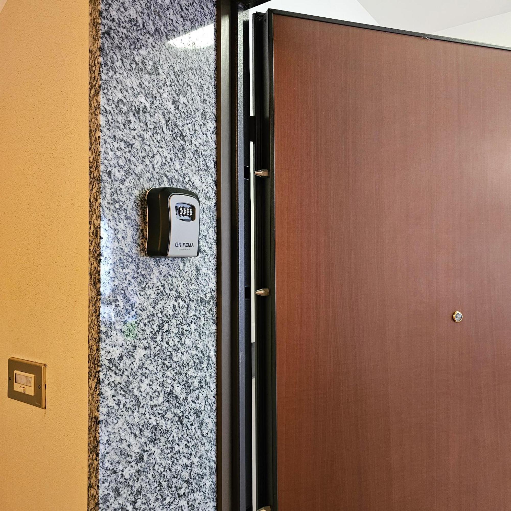 Appartamento Moderno Gallarate Luaran gambar