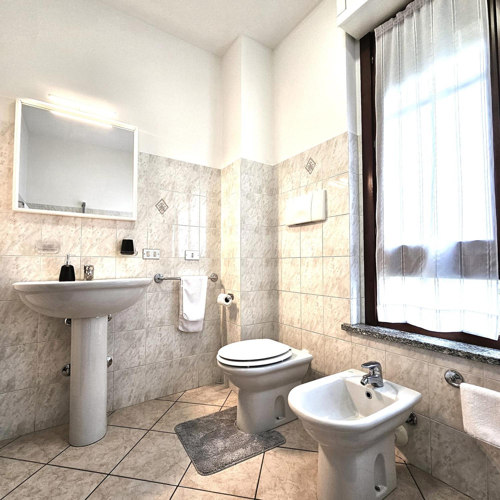 Appartamento Moderno Gallarate Luaran gambar
