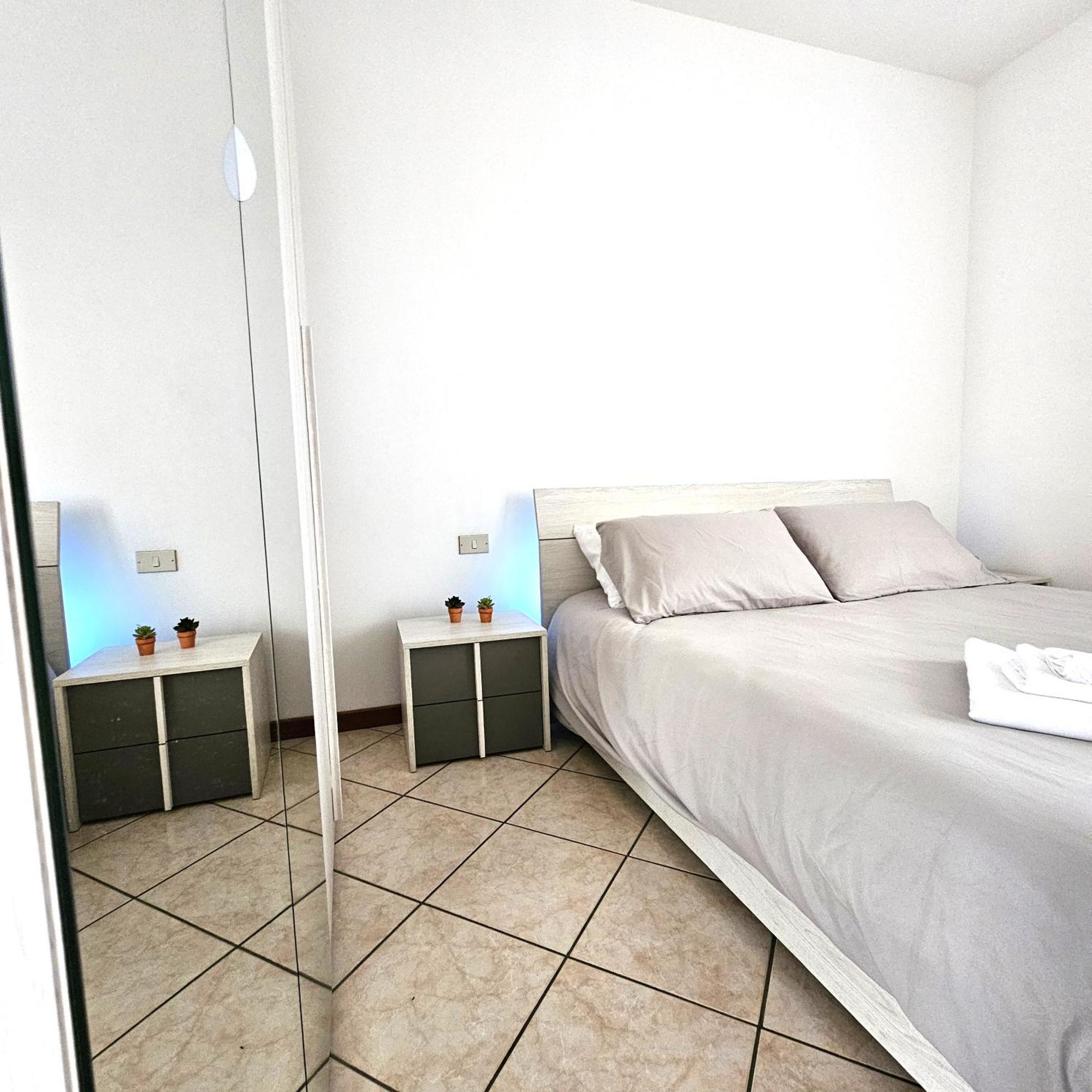 Appartamento Moderno Gallarate Luaran gambar