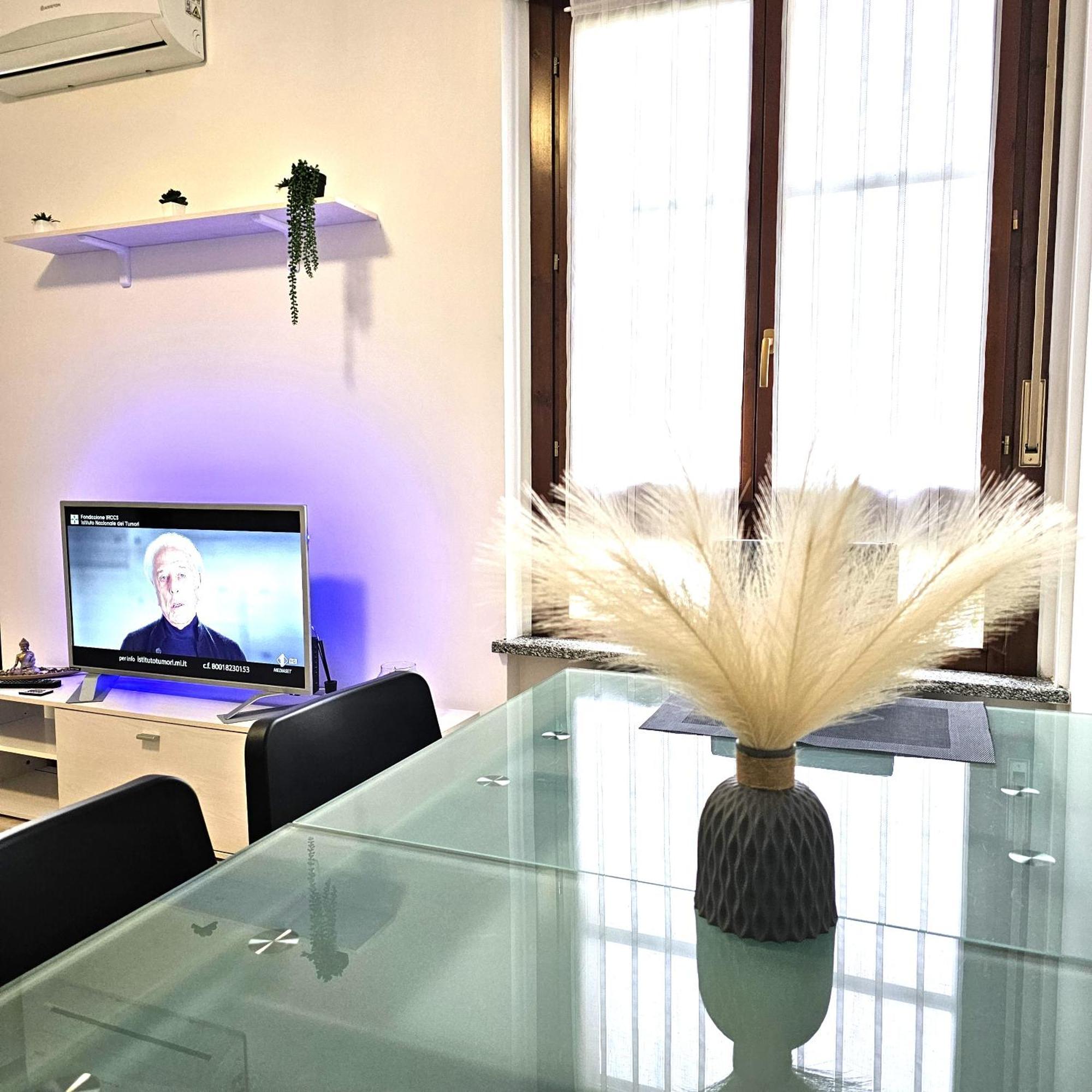 Appartamento Moderno Gallarate Luaran gambar