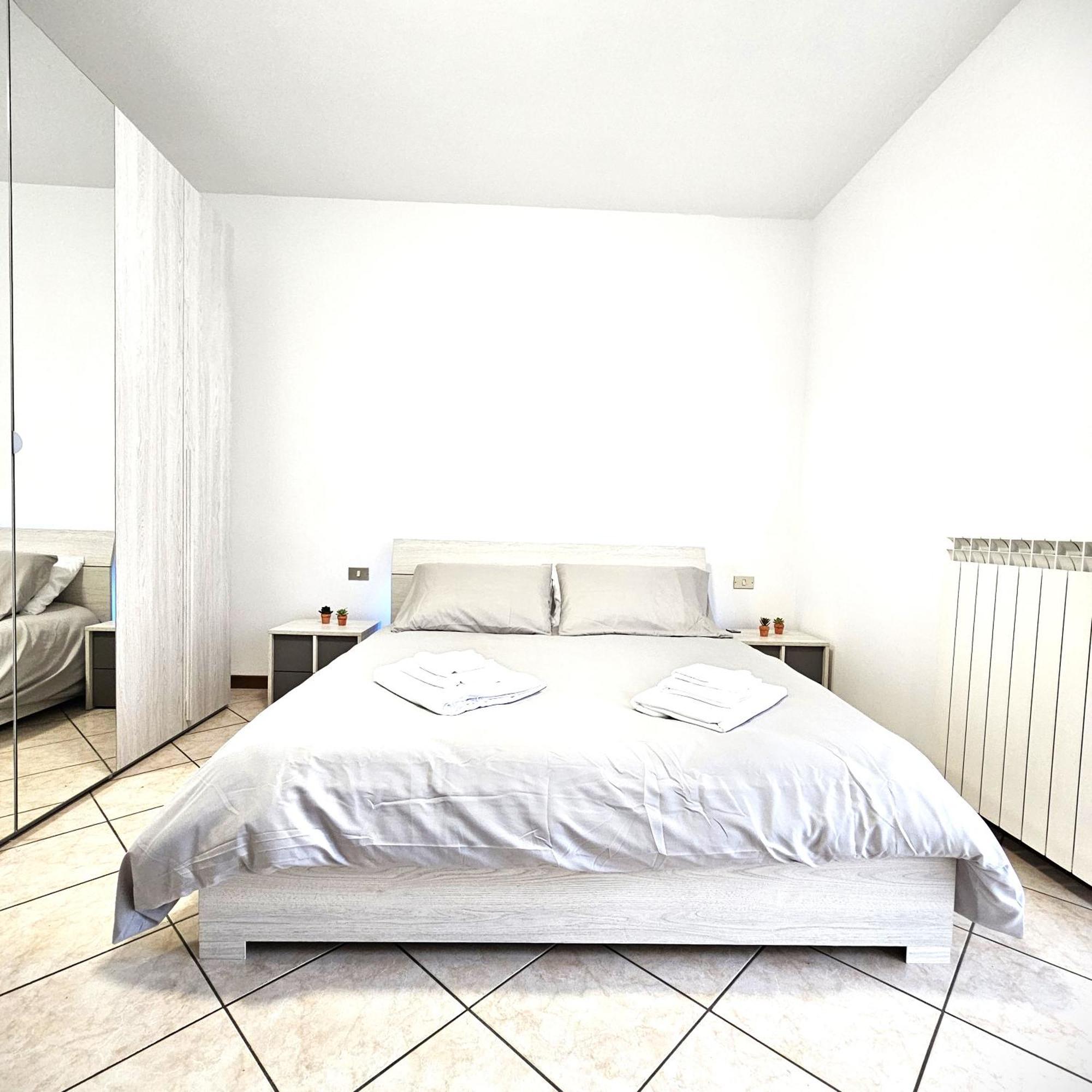 Appartamento Moderno Gallarate Luaran gambar