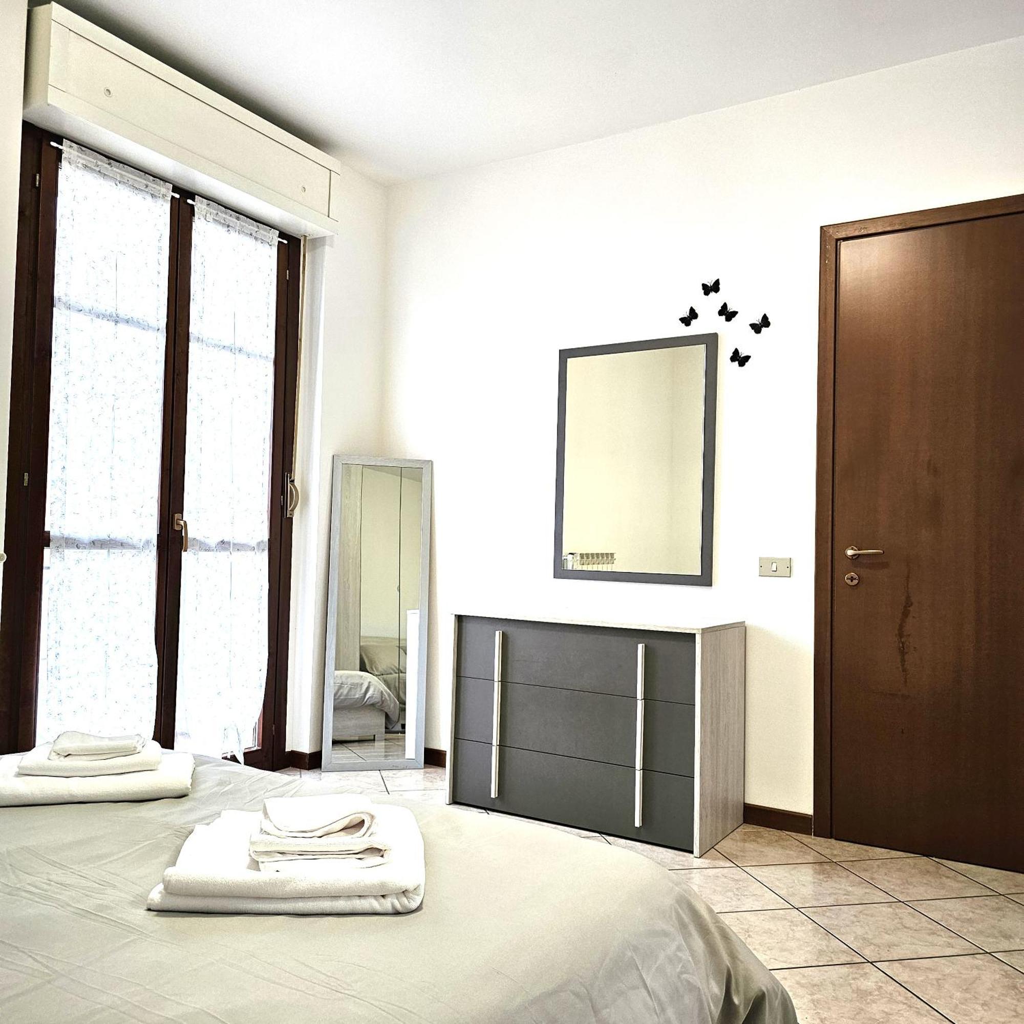 Appartamento Moderno Gallarate Luaran gambar