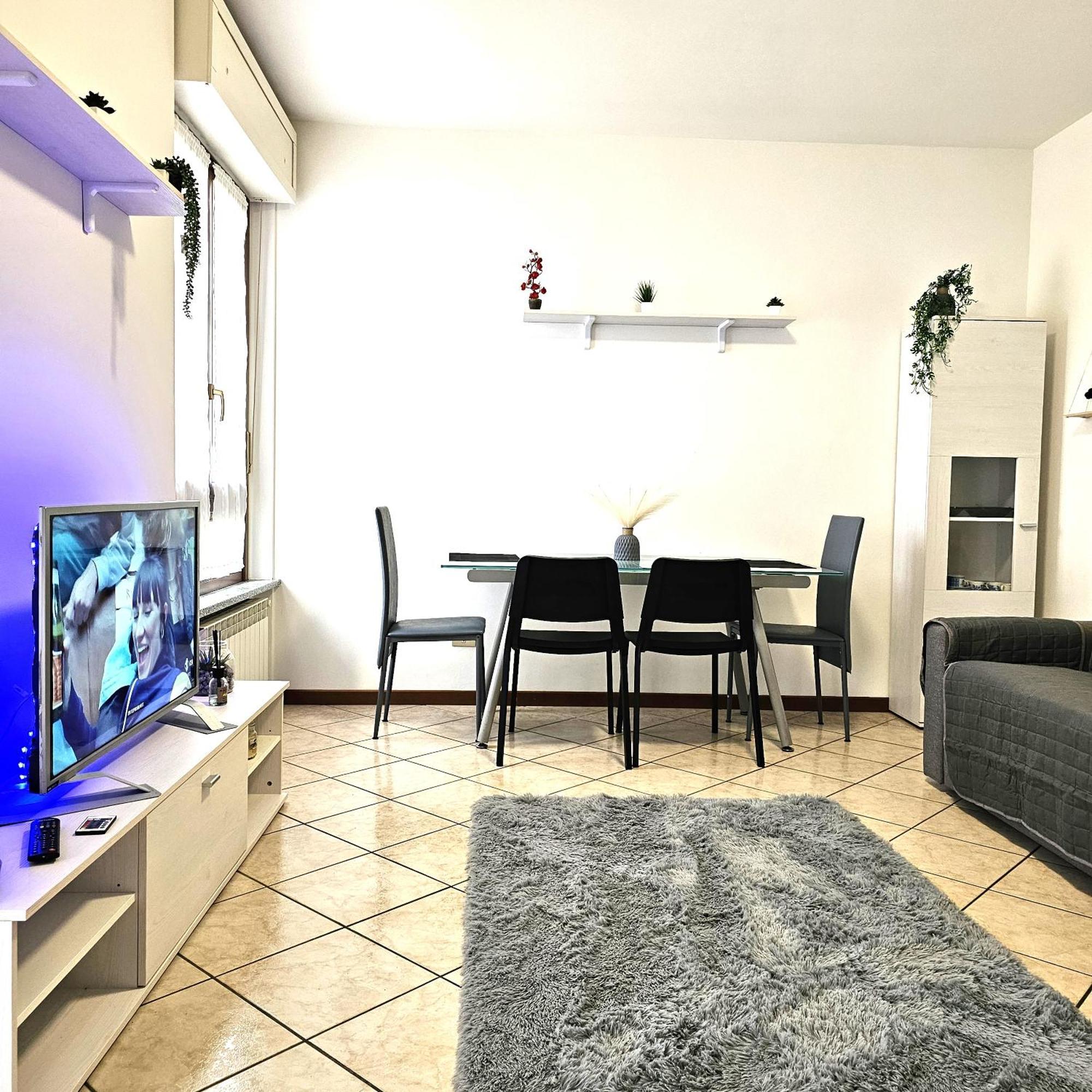 Appartamento Moderno Gallarate Luaran gambar