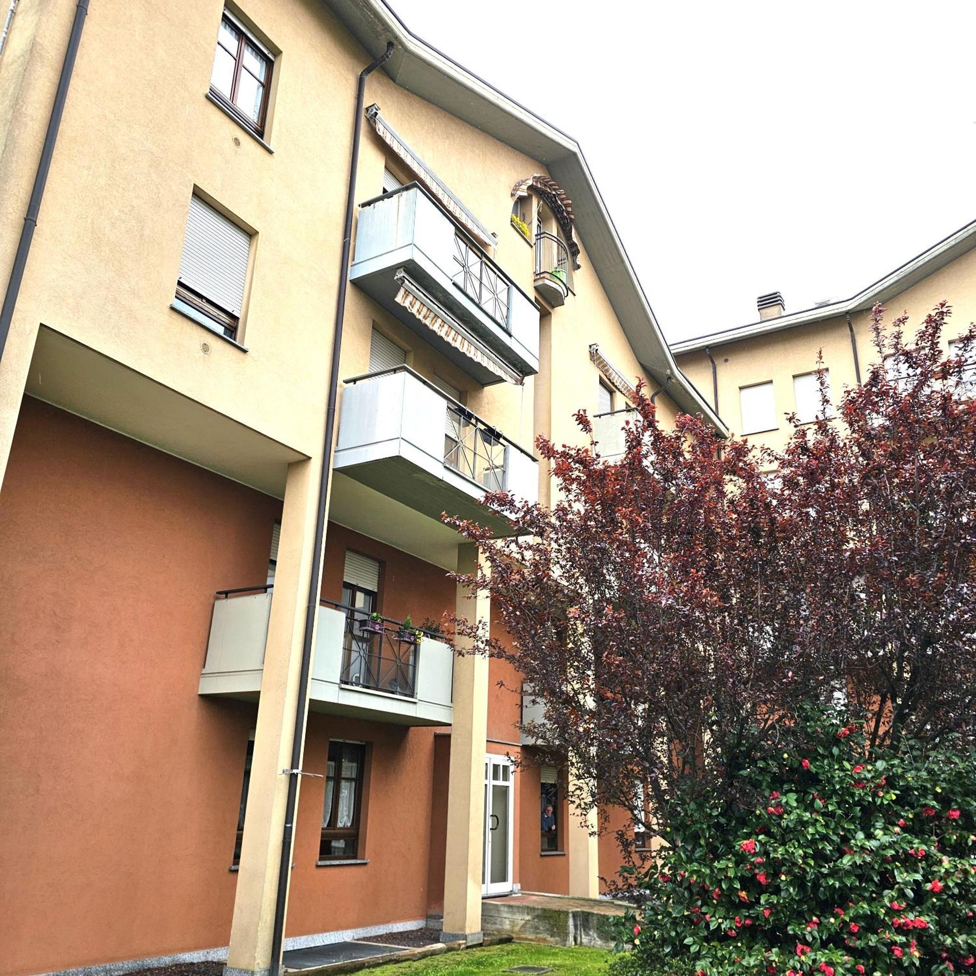 Appartamento Moderno Gallarate Luaran gambar
